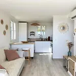Superb With Sea View Les Restanques *