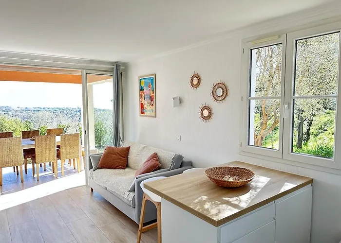 Superb With Sea View Les Restanques *