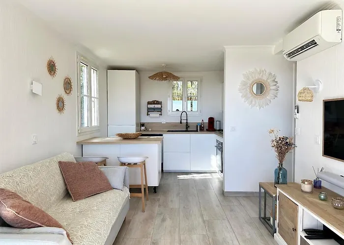 Superb With Sea View Les Restanques *